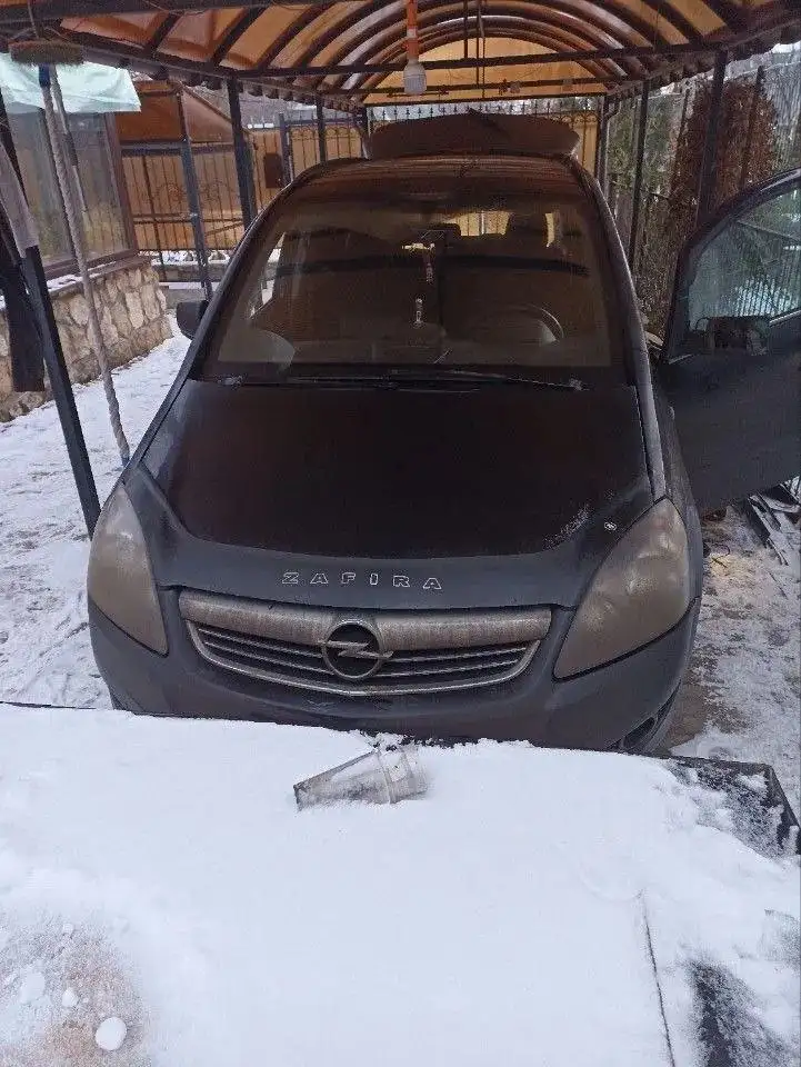 Opel Zafira B 2011 года, 1.8 MT, бензин, 400 тыс. км - Авто в Тула