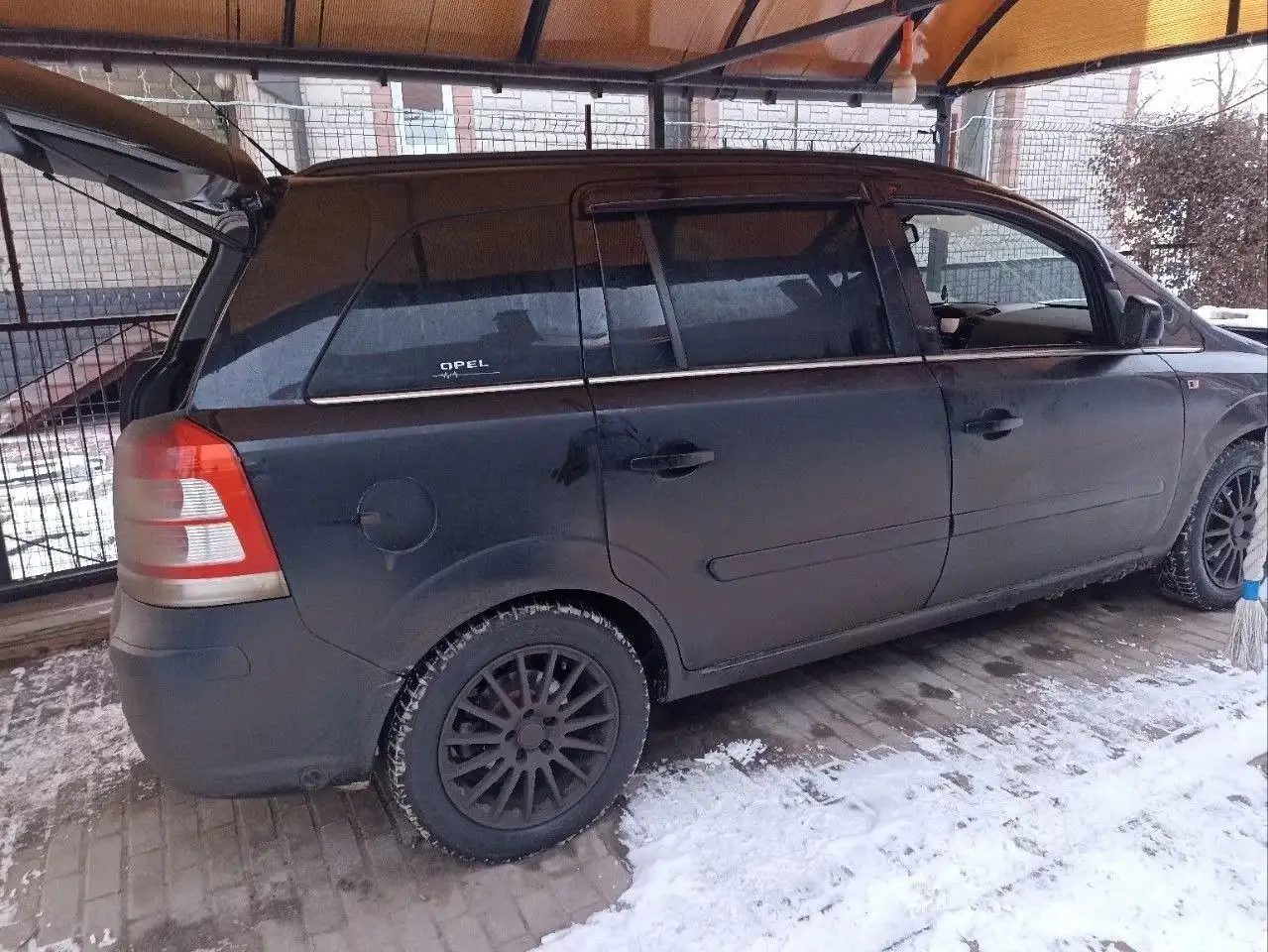 Opel Zafira B 2011 года, 1.8 MT, бензин, 400 тыс. км - Авто в Тула