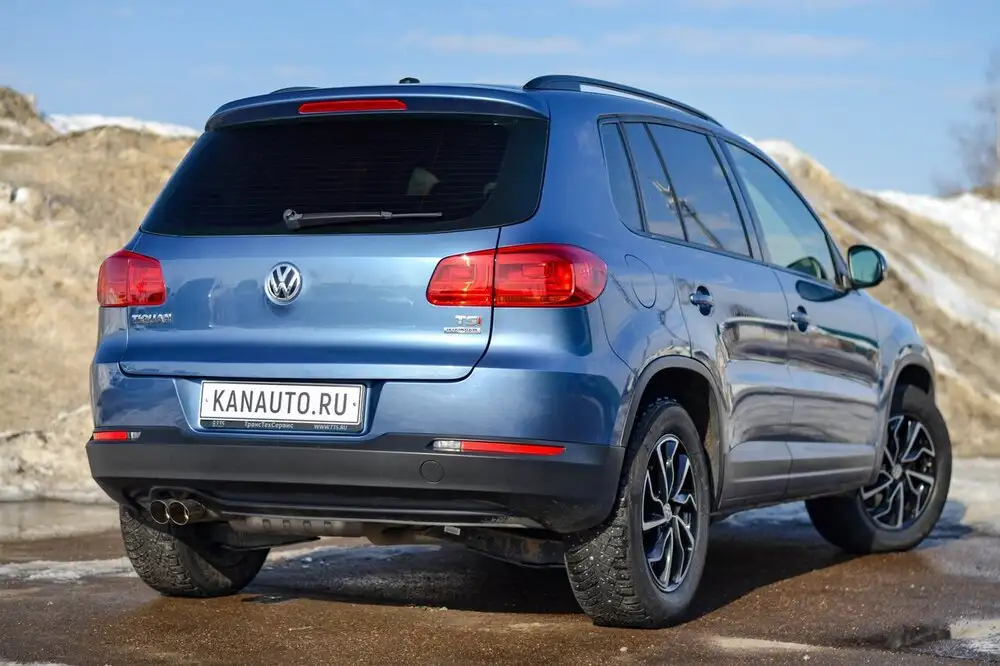 Volkswagen Tiguan 2010 - Легковые автомобили (Авто) в Канаш