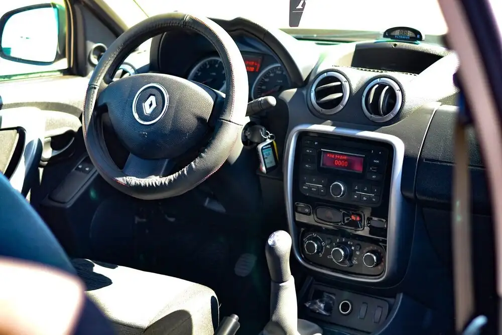 Renault Duster 2013 года в кредит или за наличные - Легковые автомобили (Авто) в Канаш