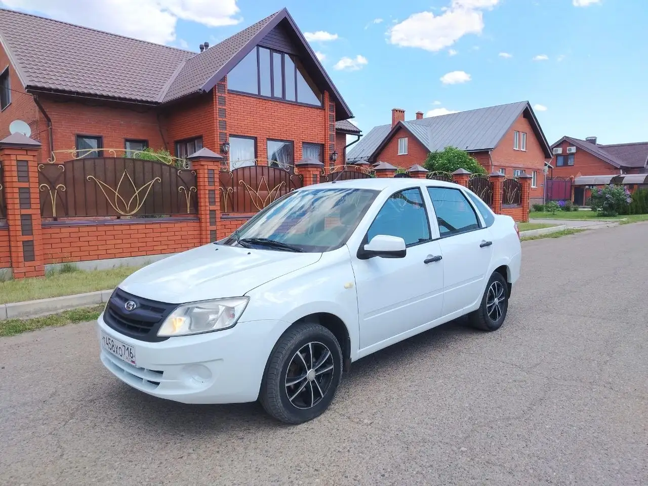 Lada Granta, 2013 года, отличное состояние - Легковые автомобили (Авто) в Буинск
