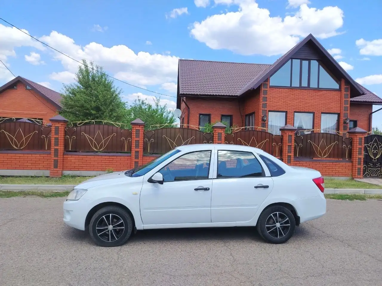Lada Granta, 2013 года, отличное состояние - Легковые автомобили (Авто) в Буинск