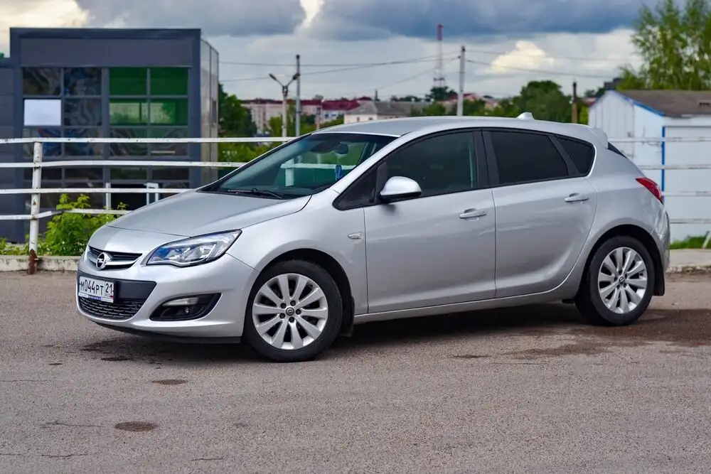 Opel Astra J 2012 в кредит без первого взноса - Легковые автомобили (Авто) в Канаш