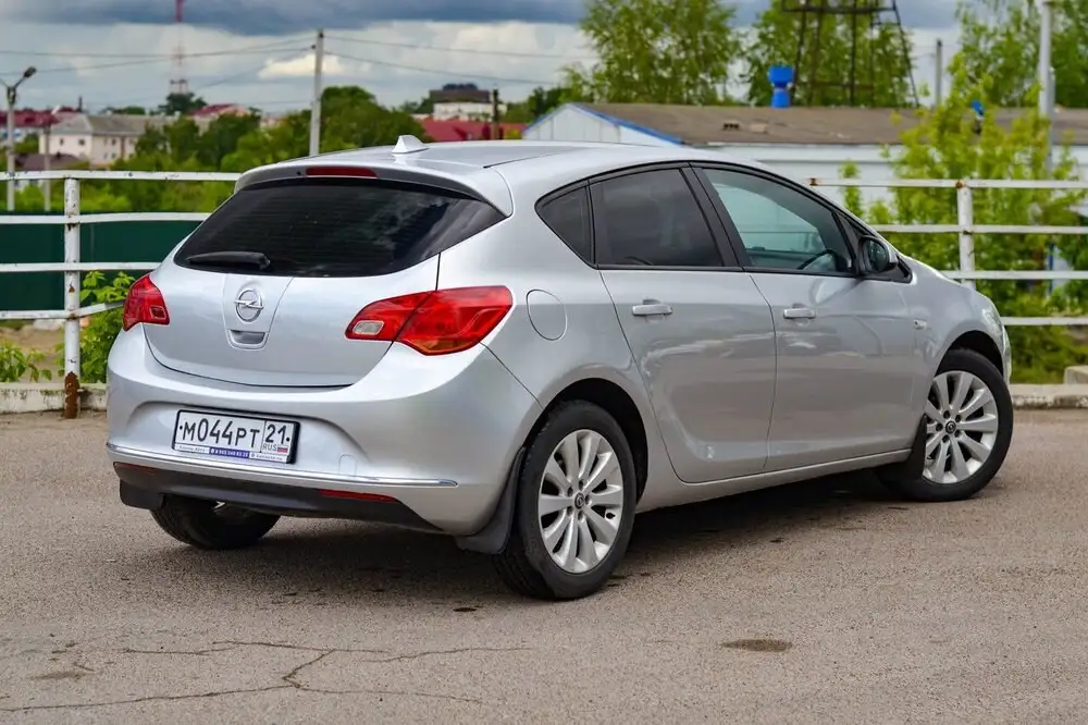 Opel Astra J 2012 в кредит без первого взноса - Легковые автомобили (Авто) в Канаш