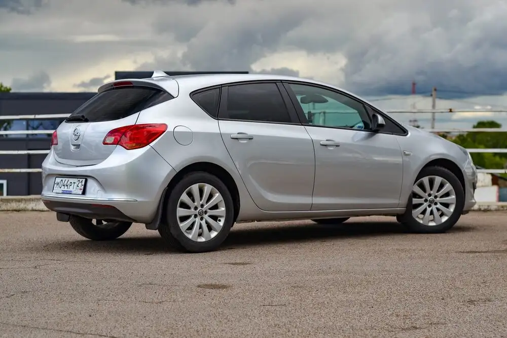 Opel Astra J 2012 в кредит без первого взноса - Легковые автомобили (Авто) в Канаш