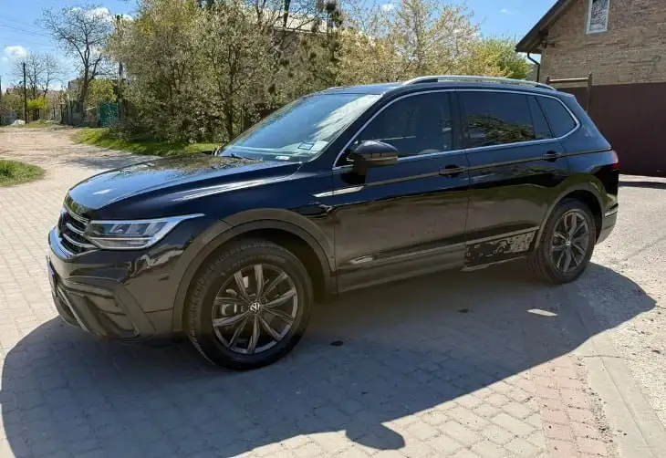 Volkswagen Tiguan 2021 - Легковые автомобили (Авто) в Чебоксары