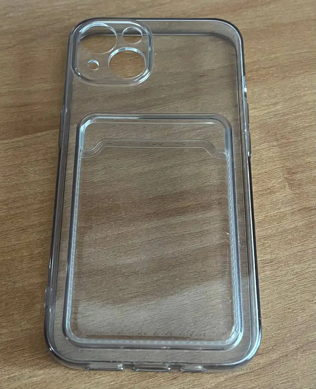 Продам чехол на iPhone 13