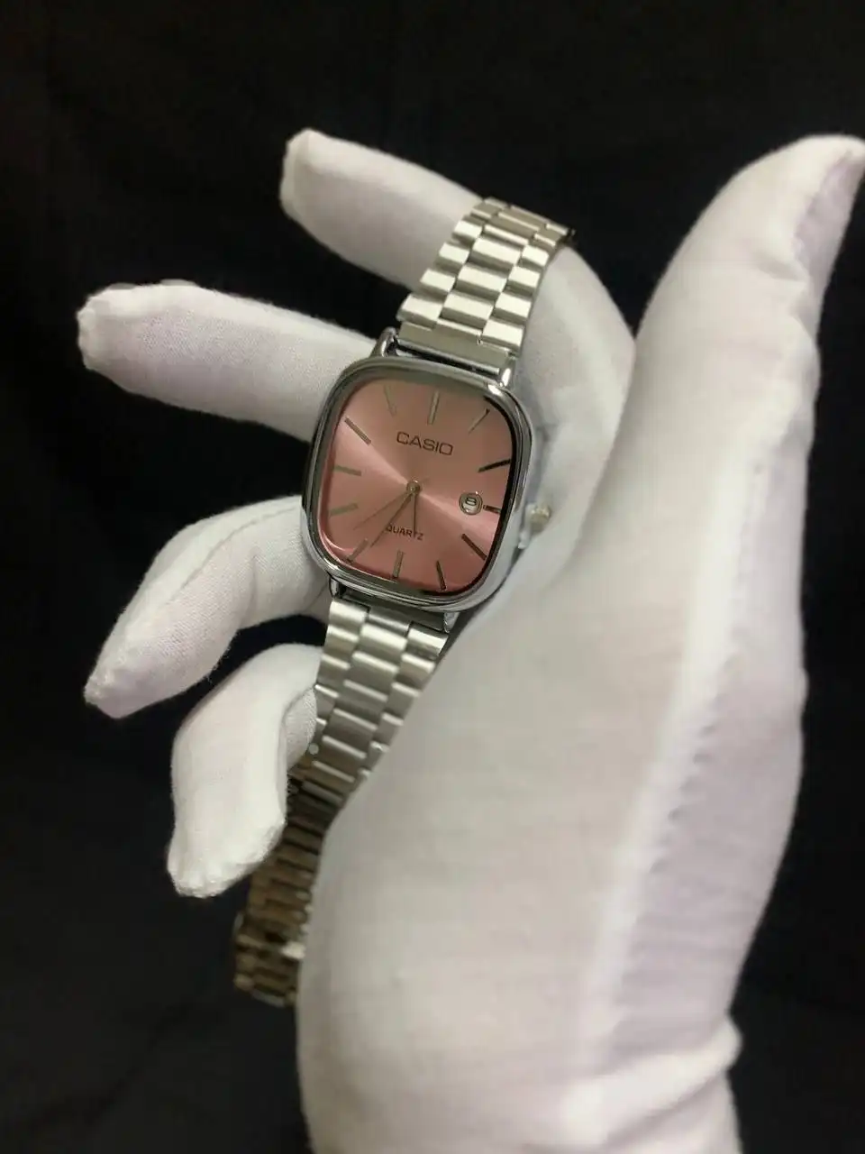 Кварцевые металлические часы