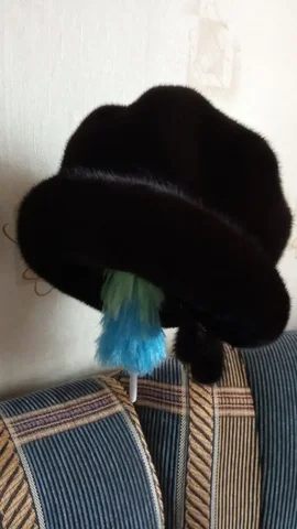 Продам зимнюю женскую шапку из финской норки - Головные уборы в Саратов