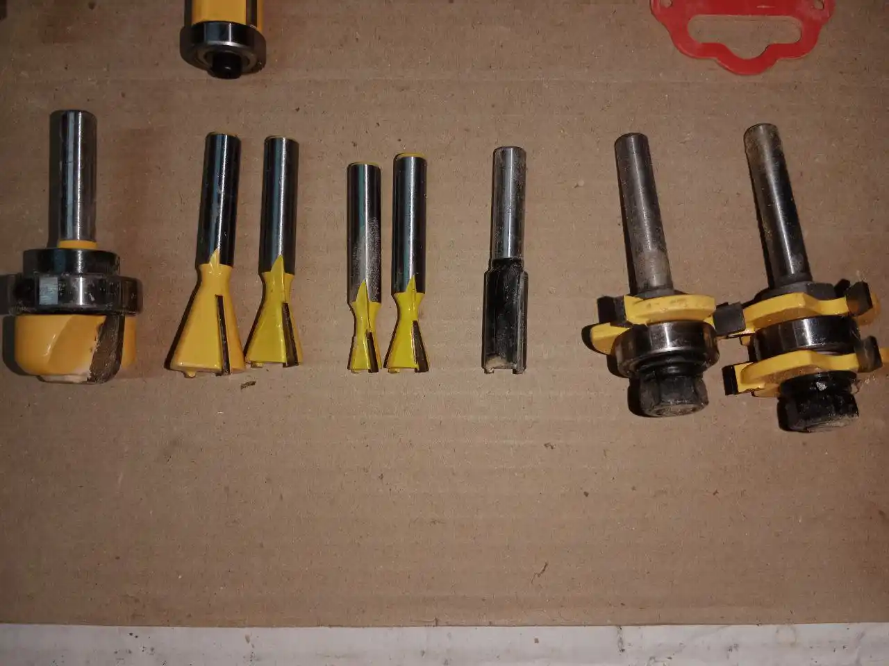 Продам набор фрез по дереву