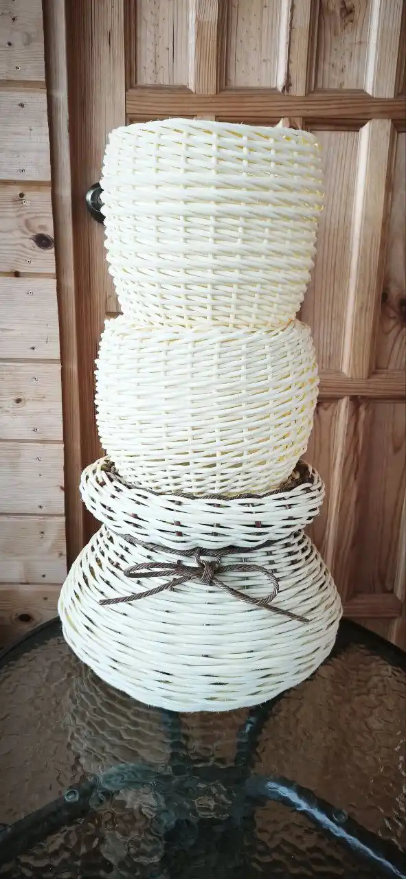 Кашпо для цветов из ротанга