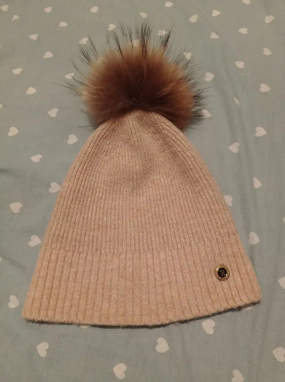 Новая зимняя шапка с помпоном