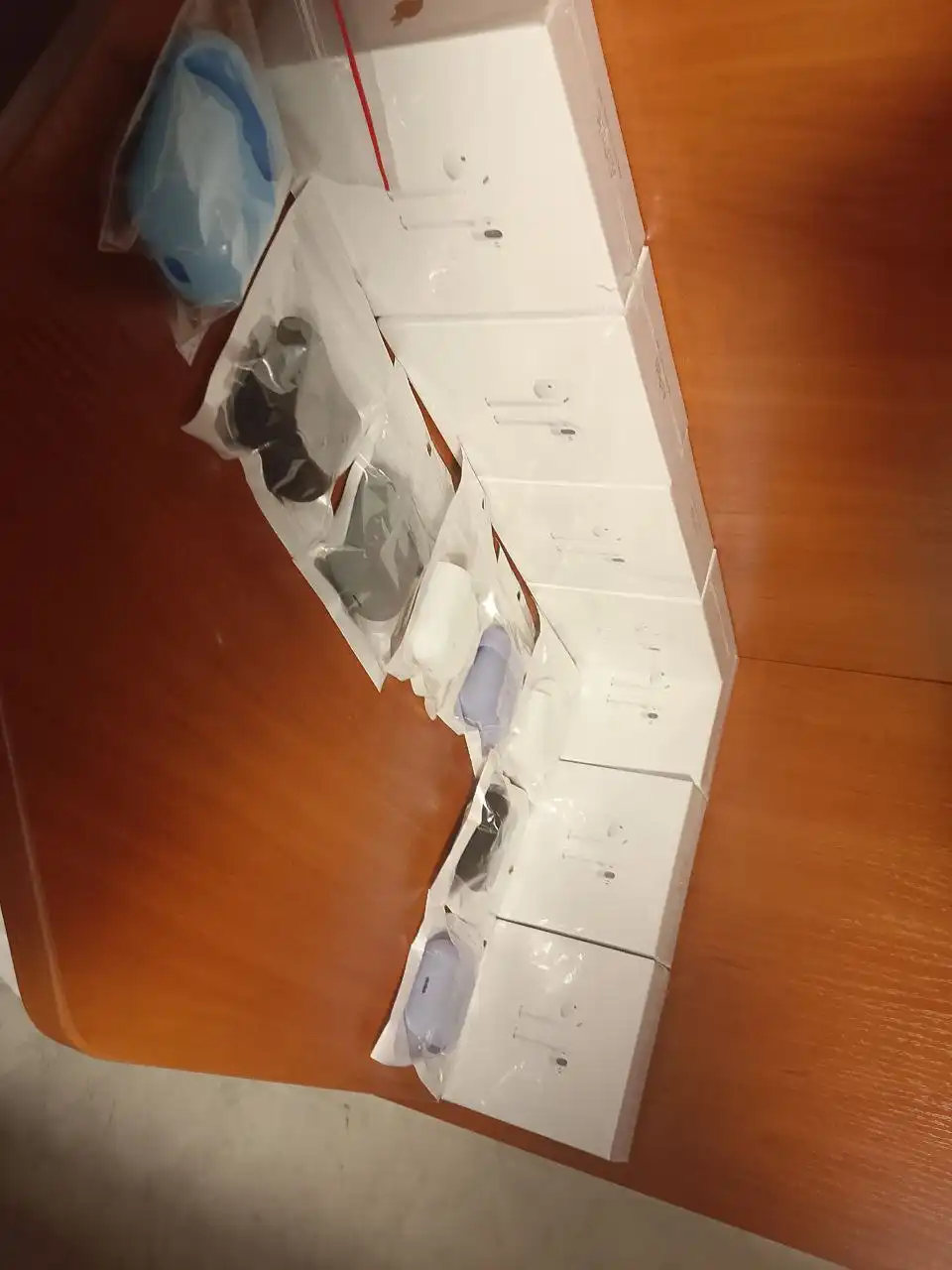 Наушники Airports 2 в наличии - Аудиотехника (Электроника) в Нижний Новгород