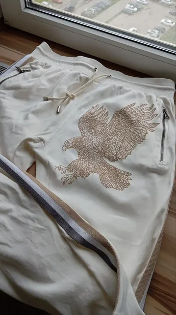 Роспись одежды, обуви, сумок и инкрустация стразами - Услуги в Нижний Новгород