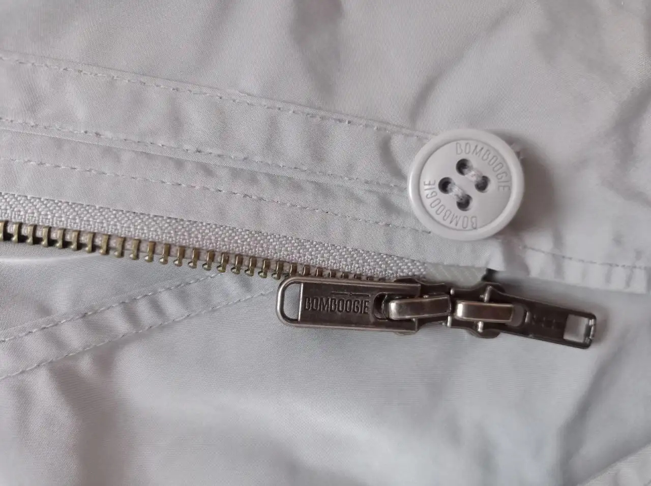 Продажа ветровки Bomboogie размер 48 - Верхняя одежда (Одежда) в Нижний Новгород