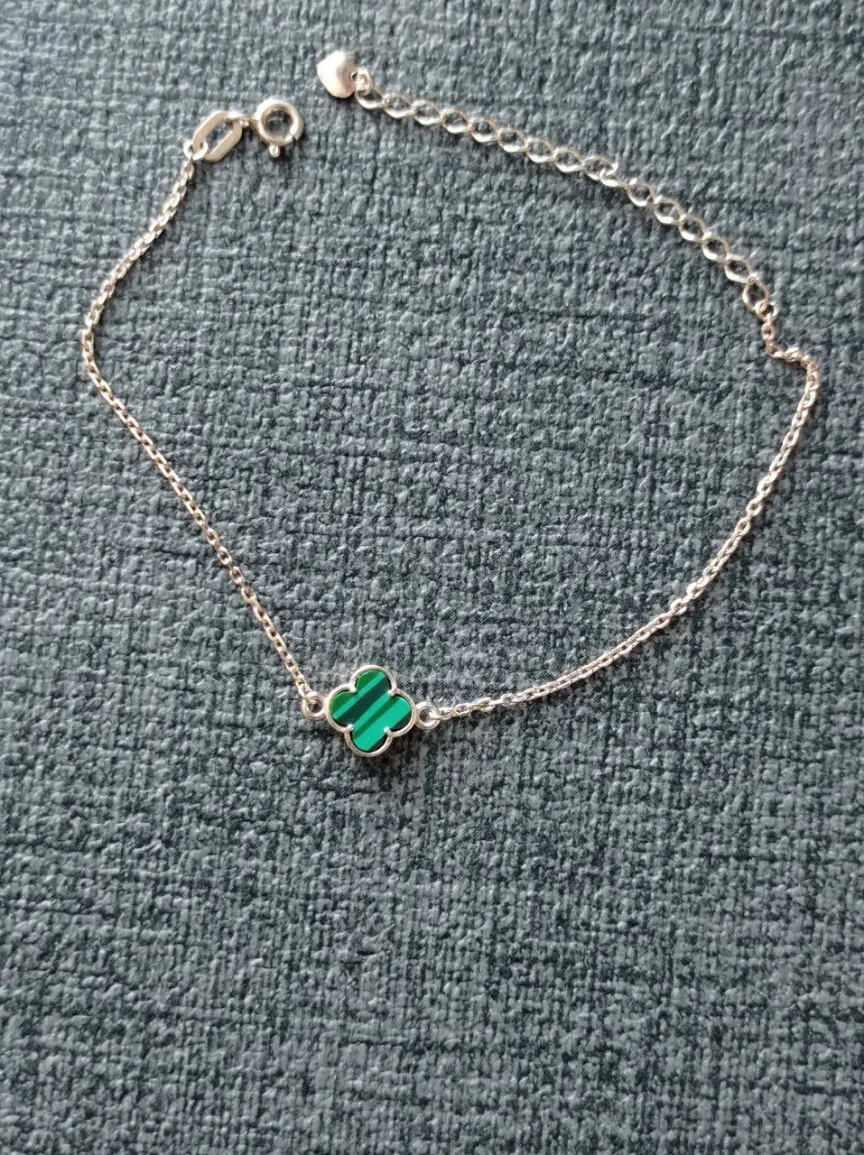 Браслет с подвеской четырехлистный клевер из серебра 925 пробы - Украшения (Барахолка) в Нижний Новгород