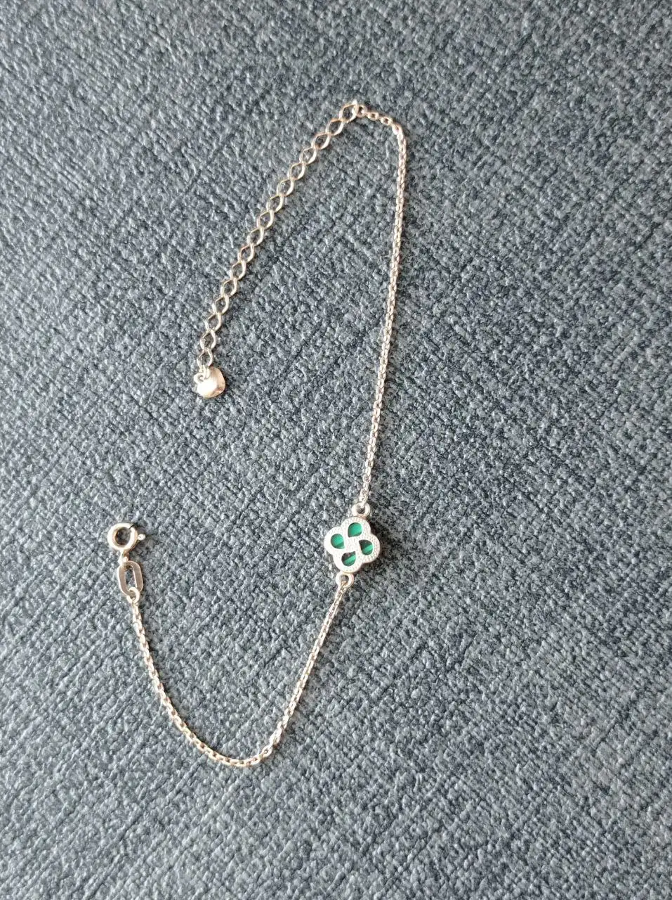 Браслет с подвеской четырехлистный клевер из серебра 925 пробы - Украшения (Барахолка) в Нижний Новгород