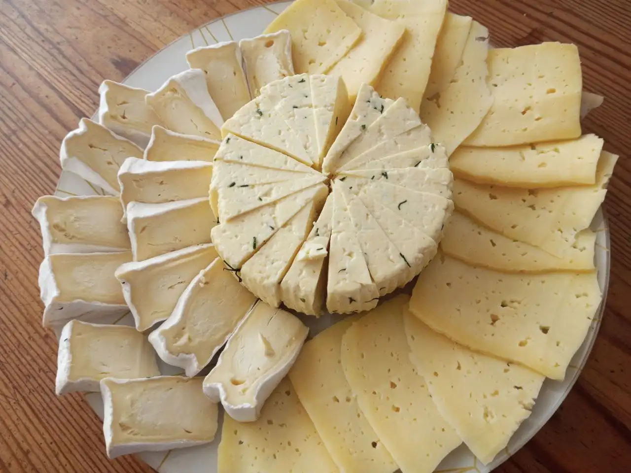 Продажа выдержанных сыров и брынзы с сулугуни - Продукты питания (Барахолка) в Арзамас