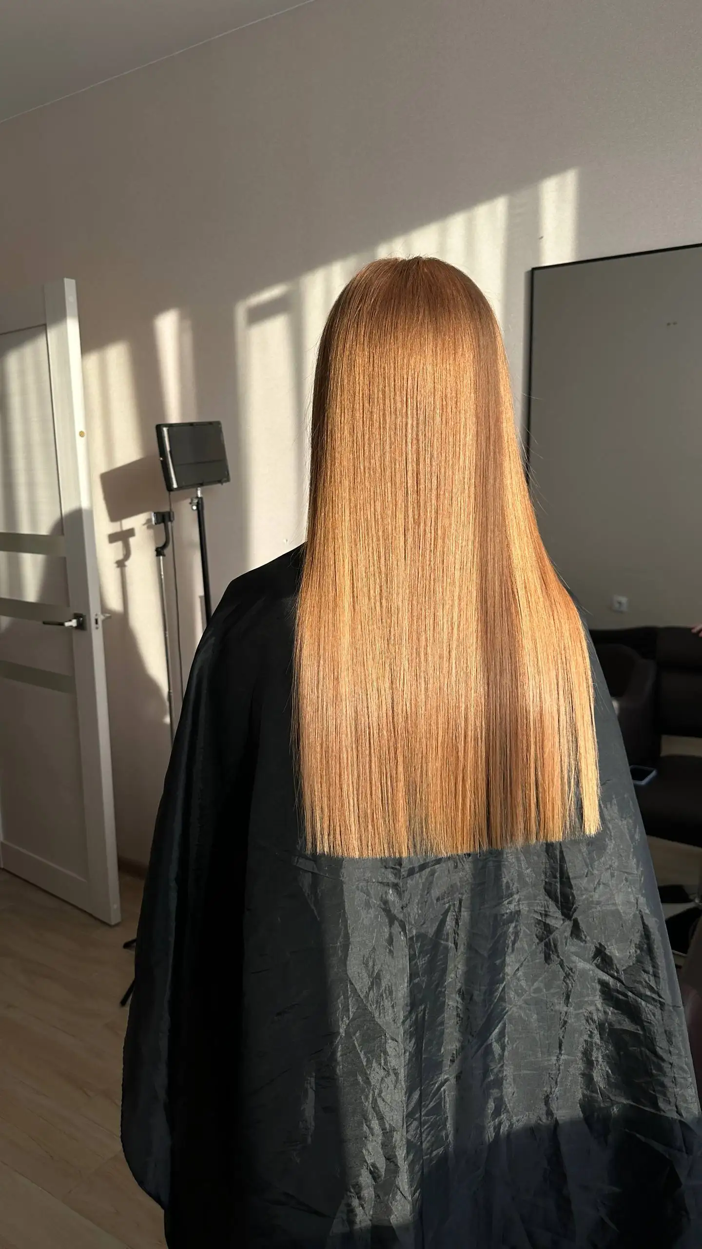 Услуги кератинового выпрямления с сохранением объема у корней - Парикмахерские услуги (Услуги) в Нижний Новгород