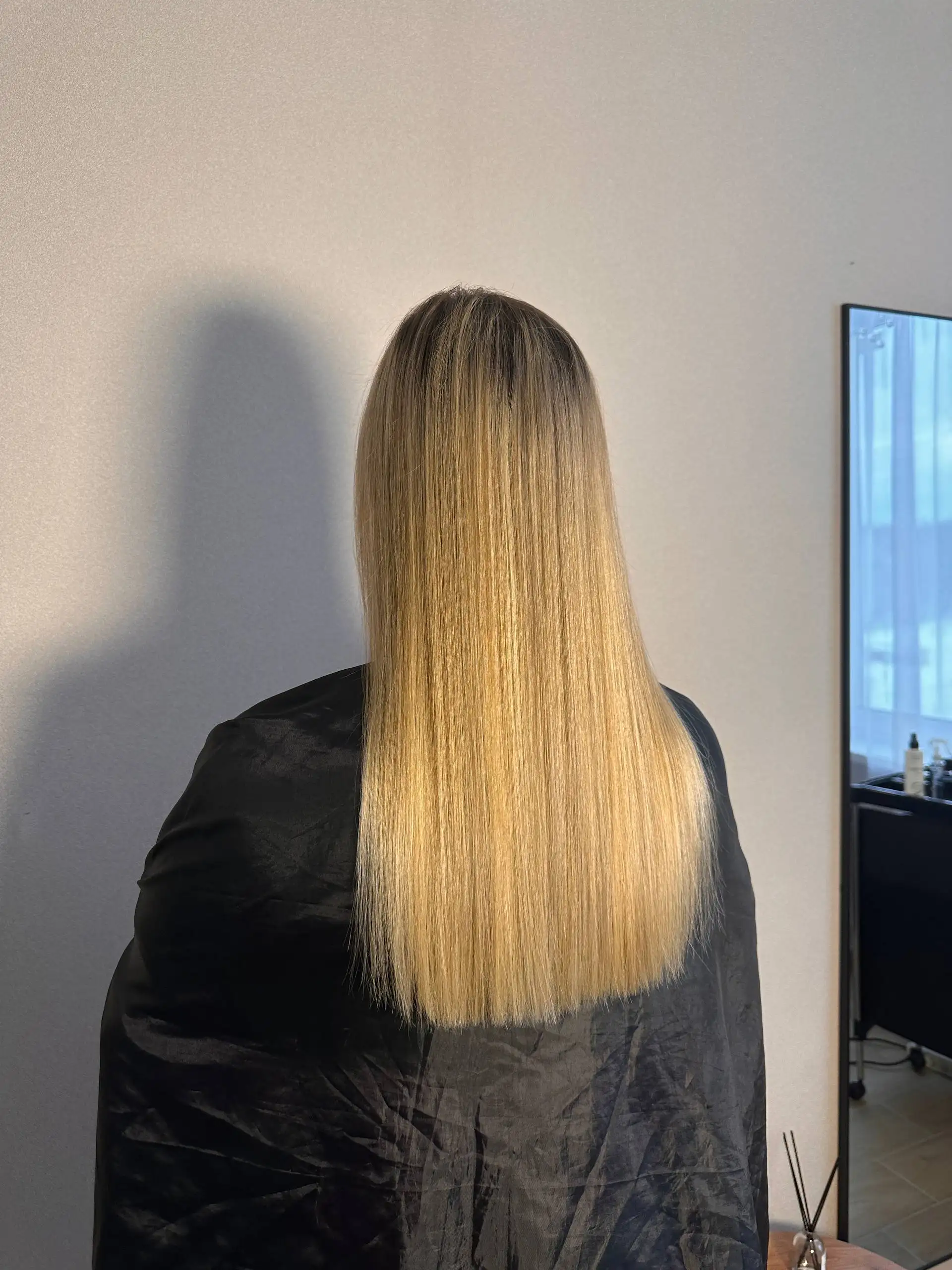 Услуги кератинового выпрямления с сохранением объема у корней - Парикмахерские услуги (Услуги) в Нижний Новгород