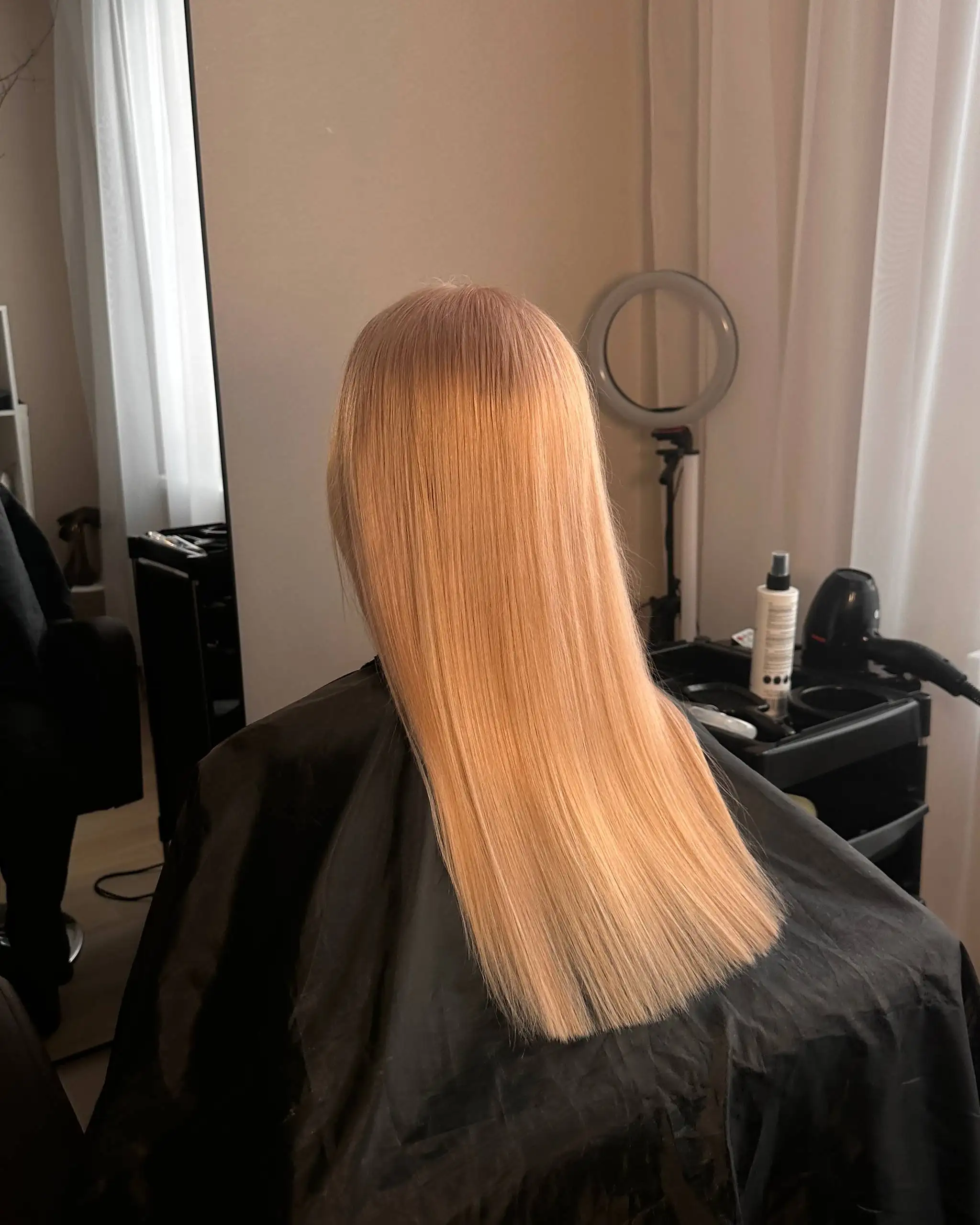 Услуги кератинового выпрямления с сохранением объема у корней - Парикмахерские услуги (Услуги) в Нижний Новгород