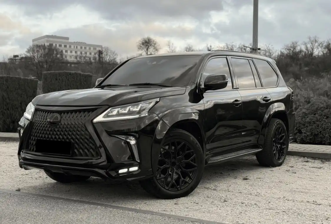 Lexus LX 450d 2017 года