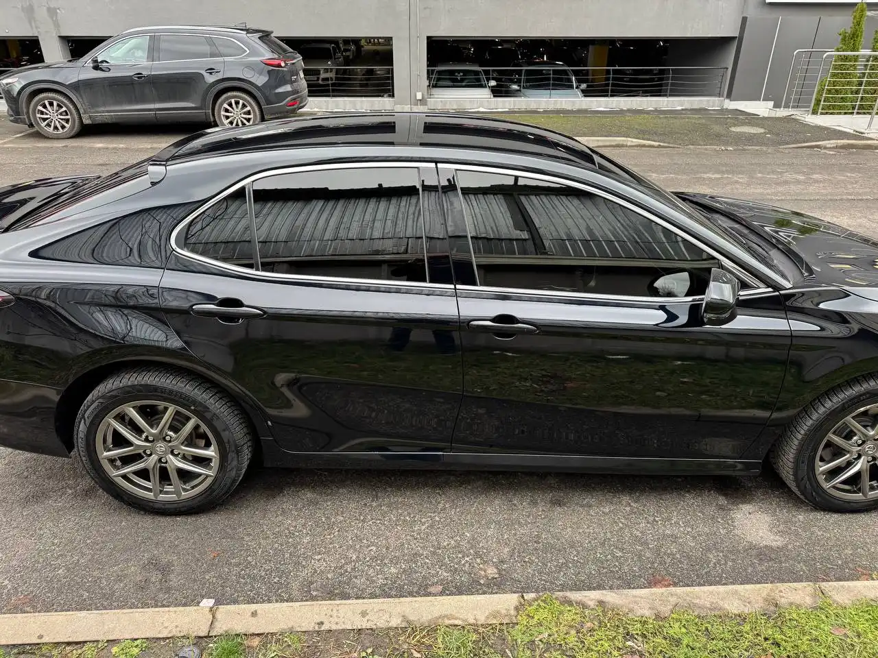 Продажа Toyota Camry с бензиновым двигателем 2.5