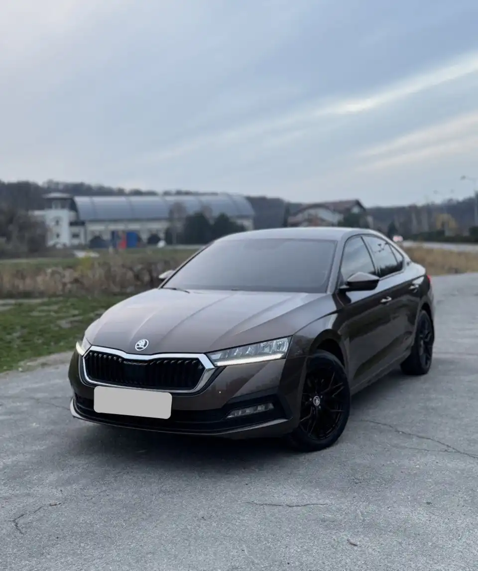 Skoda Octavia 2020, пробег 52 000 км, бензин 1.5 TSI, механика