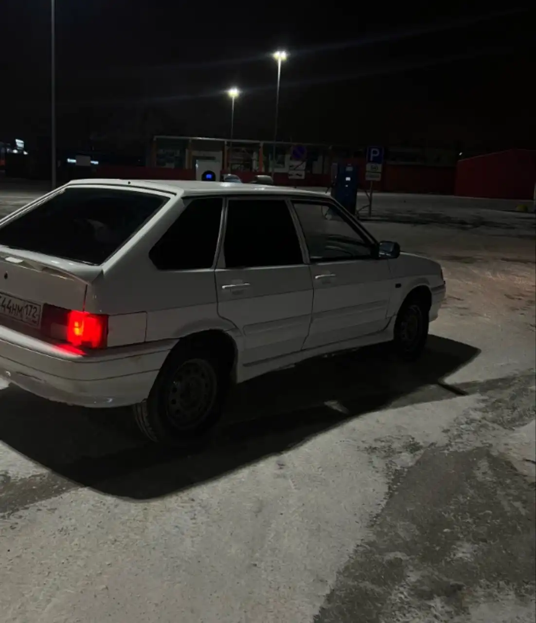 Автомобиль Audi 100 с полным ходом