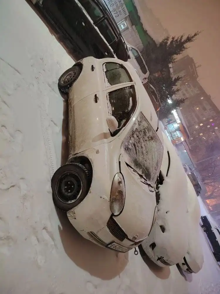 Продам Ниссан MARCH 2002 года