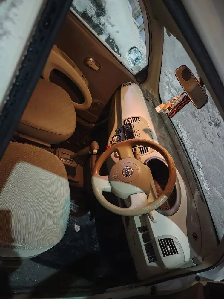 Продам Ниссан MARCH 2002 года