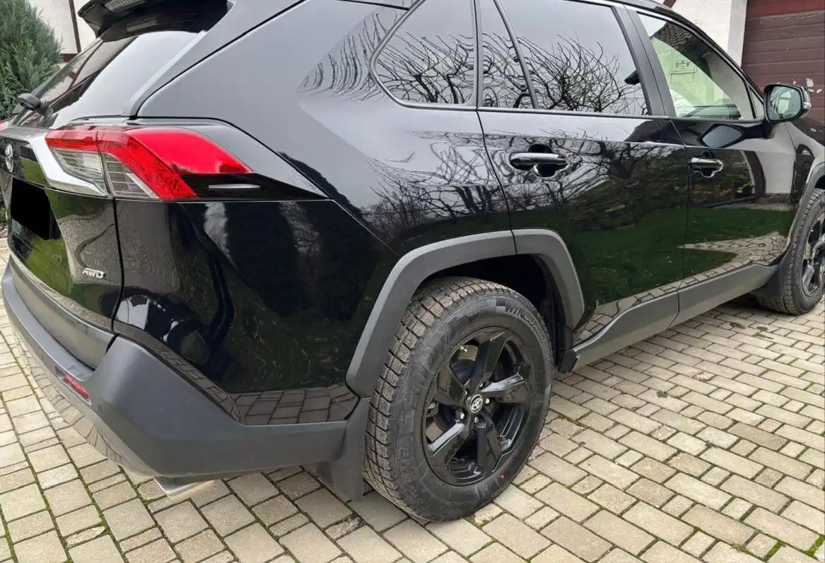 Продажа Toyota RAV4 2021 года