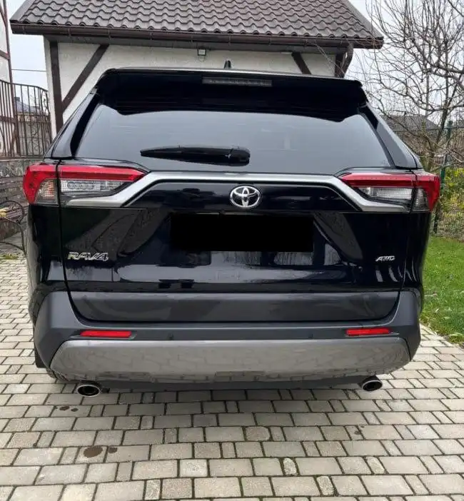 Продажа Toyota RAV4 2021 года