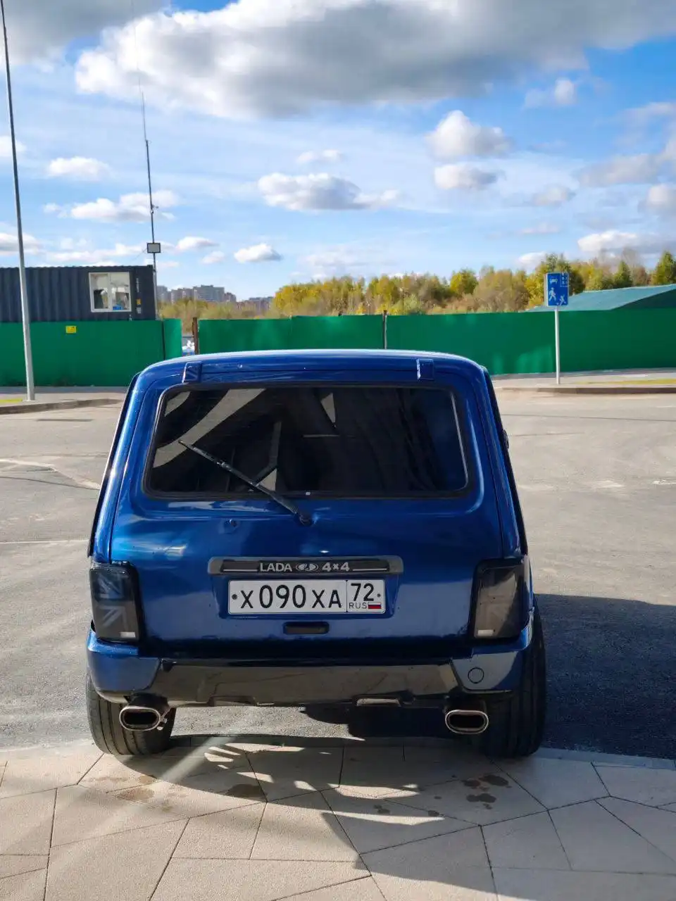 Продажа Нивы 2015 года с дополнительными комплектами резины