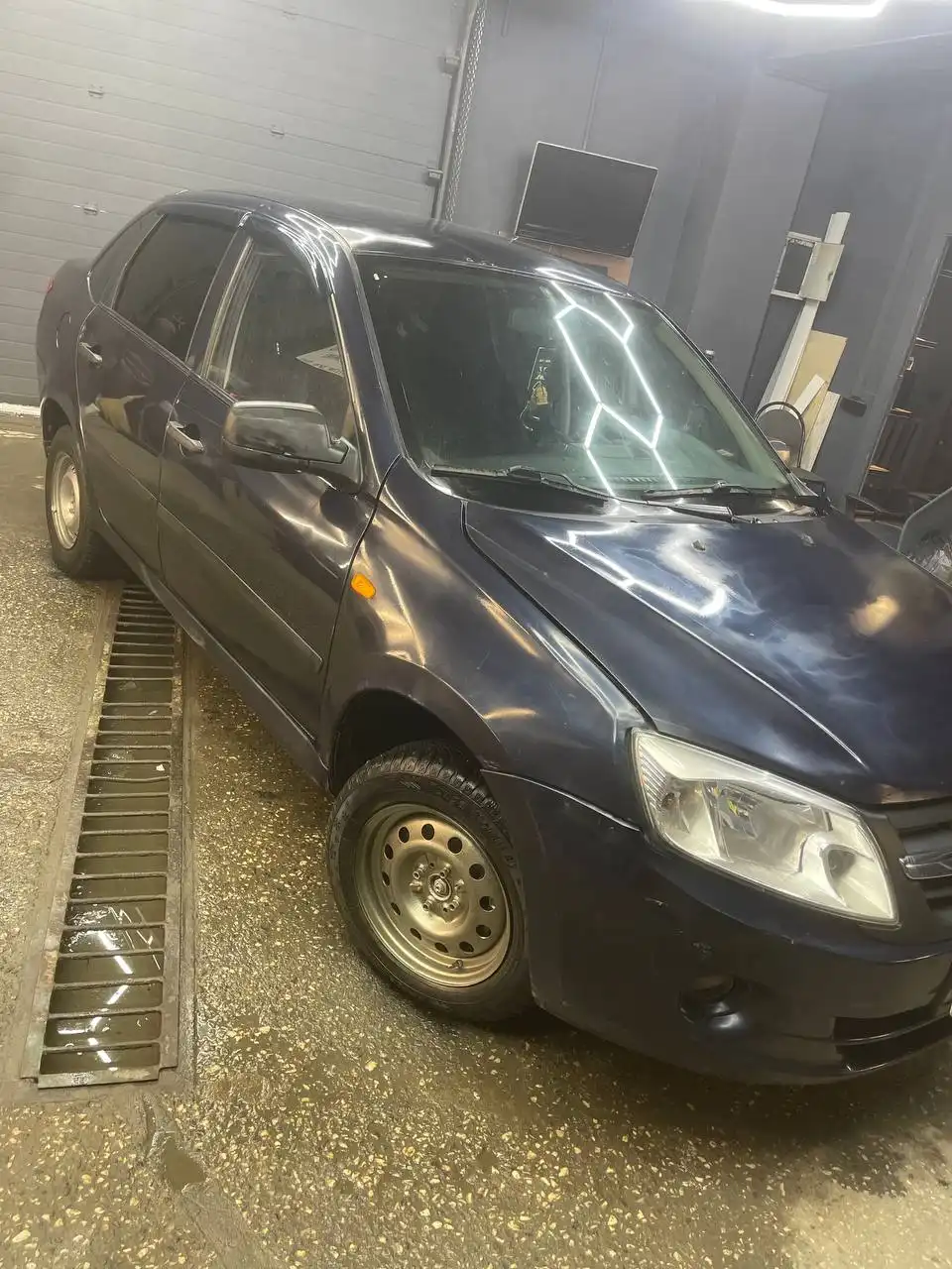 Продажа Лада Гранта 2012 года с полным ходом