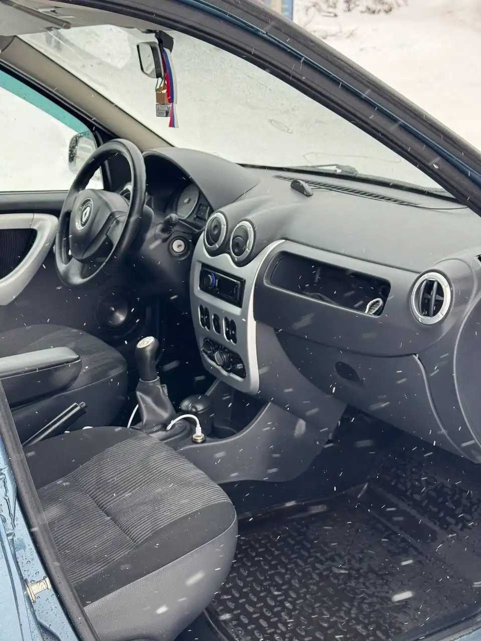 Renault LOGAN 2012 в отличном состоянии