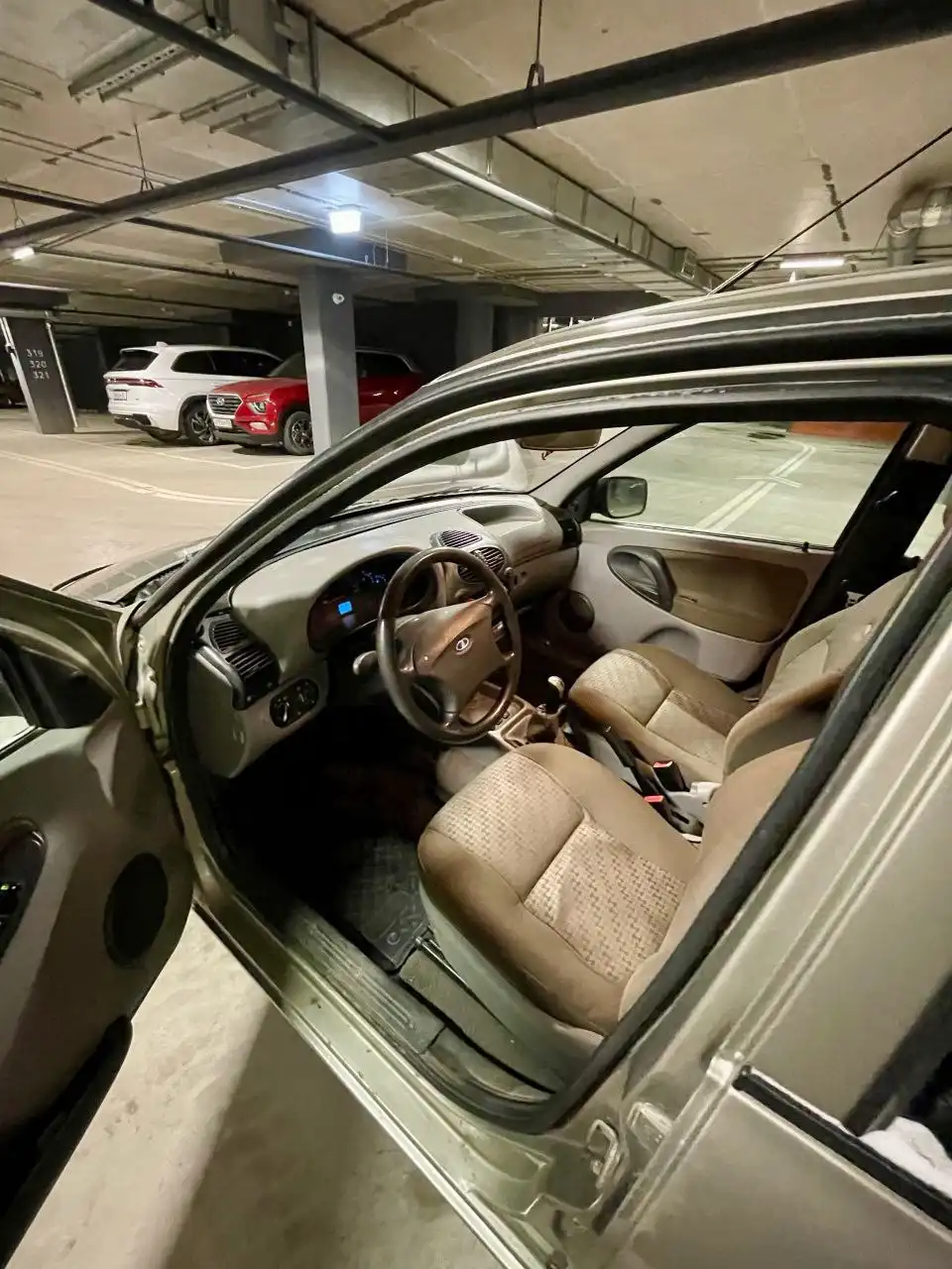 Продажа Lada Kalina универсал 2013 года