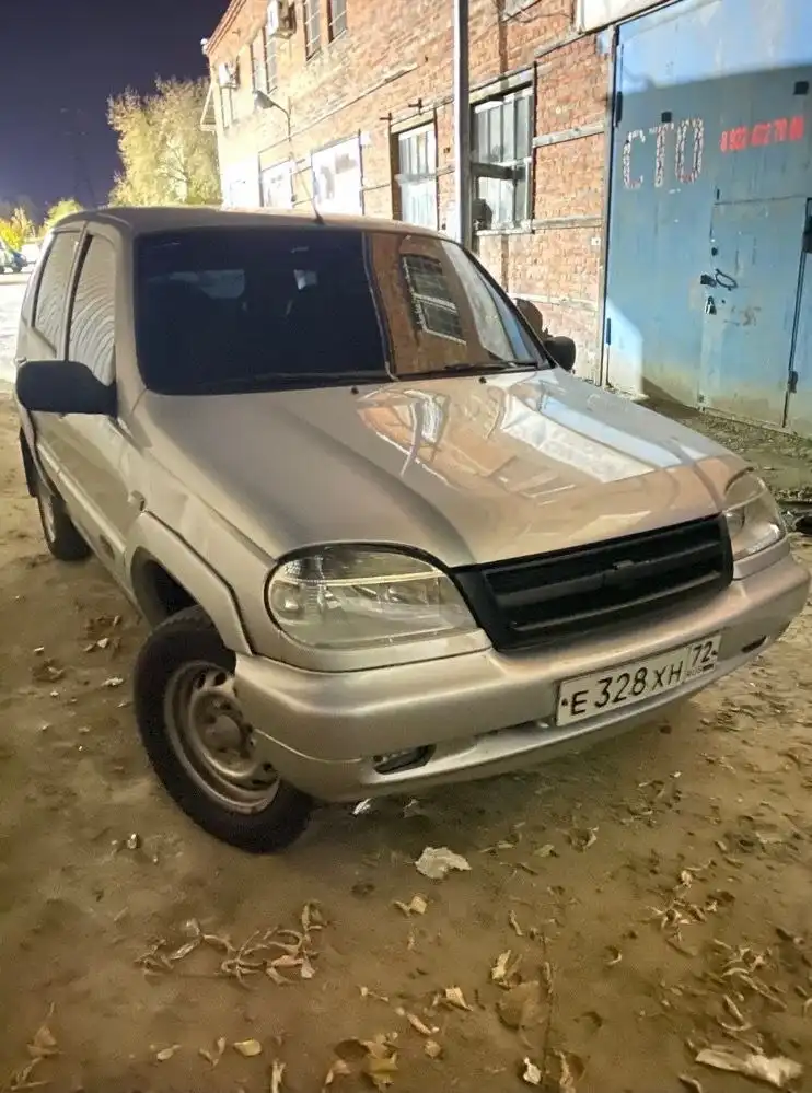 Продам автомобиль Шнива 4 года - Легковые автомобили (Авто) в Тюмень