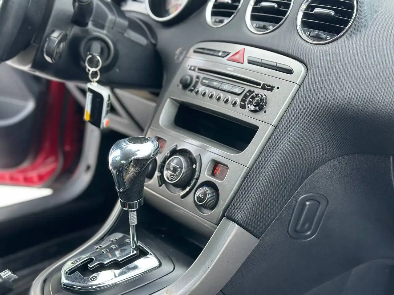 Продажа автомобиля Peugeot 308 2008 года - Легковые автомобили (Авто) в Уфа