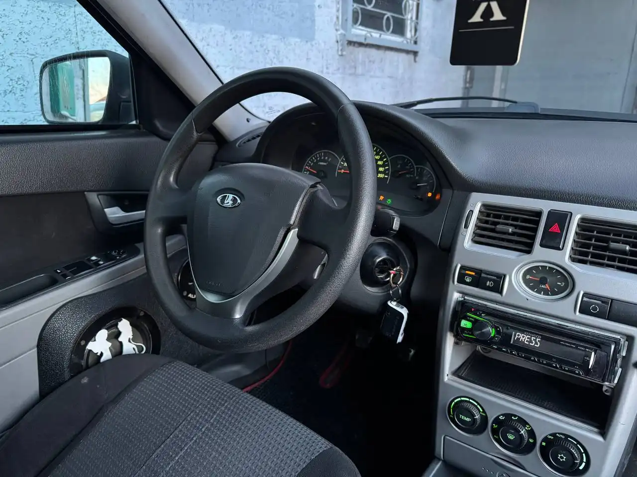 Продам Лада Приора 2009 года в исправном состоянии - Легковые автомобили (Авто) в Тюмень