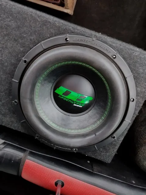 Продам Саб Deaf Bonce Apocalypse 252 с усилителем - Видеоигры в Тюмень