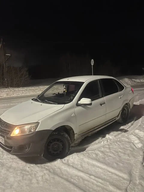 Продажа Lada Granta 2012 года - Диски и шины в Тюмень