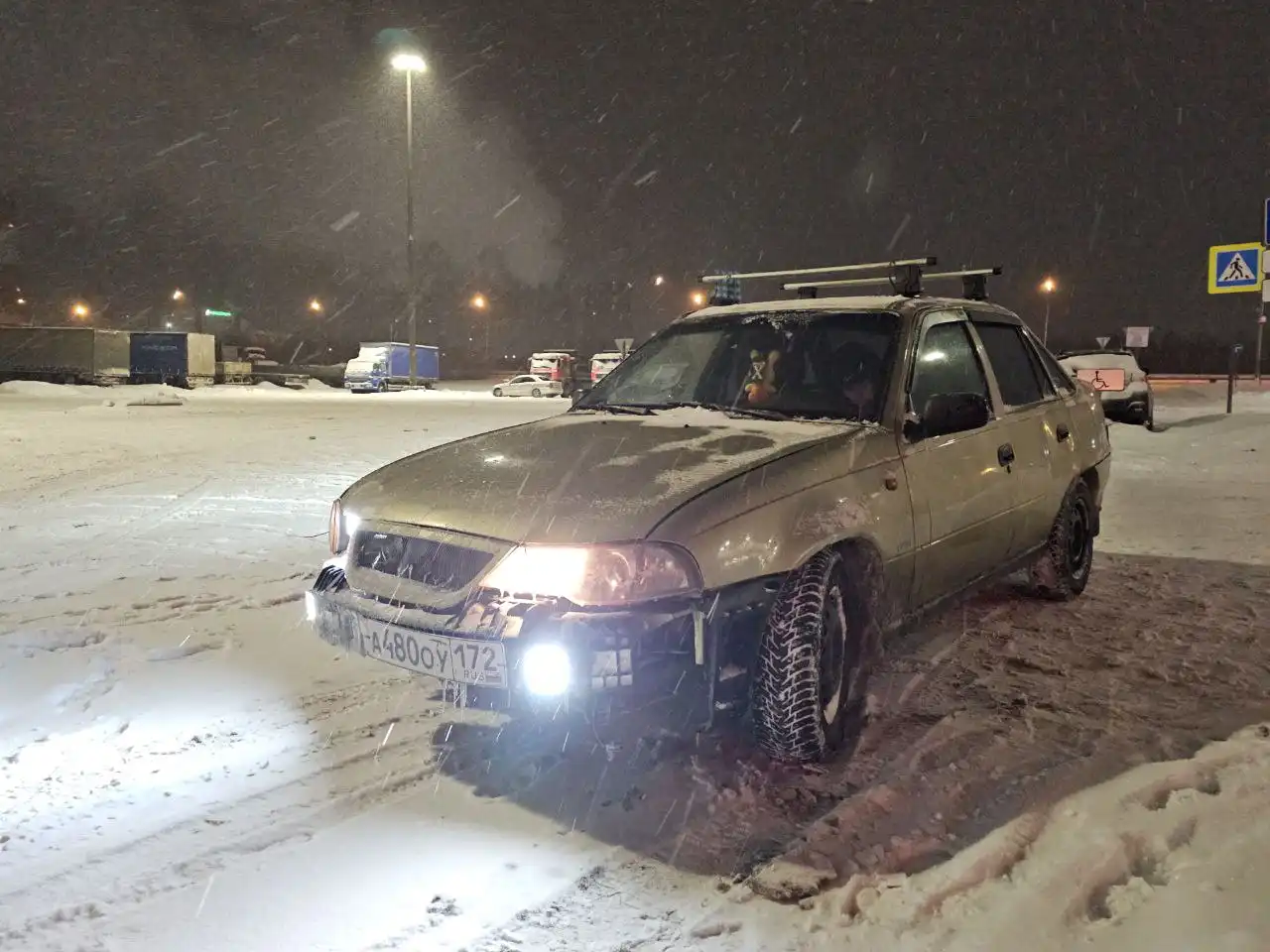 Нексия 2009 года, 8 клапанов, ГУР, 4 скорости, снята с учета - Легковые автомобили (Авто) в Тюмень