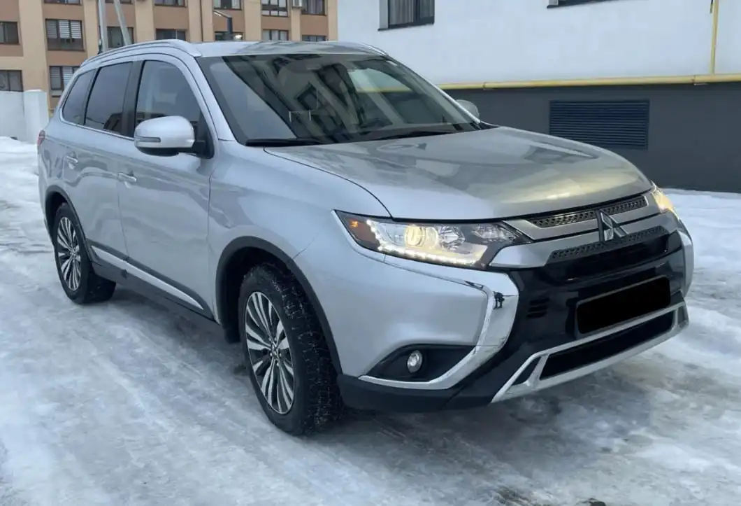 Продажа Mitsubishi Outlander 2020 III поколение - Внедорожники (Авто) в Тюмень