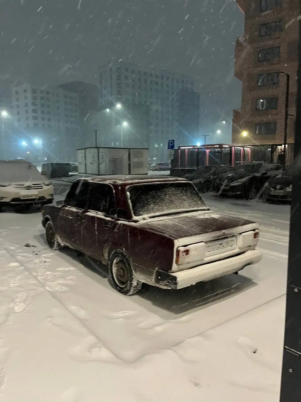 Куплю капот ВАЗ 2107 - Автозапчасти для ВАЗ (Запчасти) в Тюмень