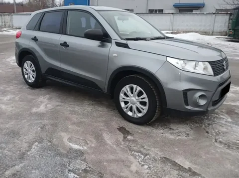 Продажа автомобиля Suzuki 2017 года - Легковые автомобили в Тюмень