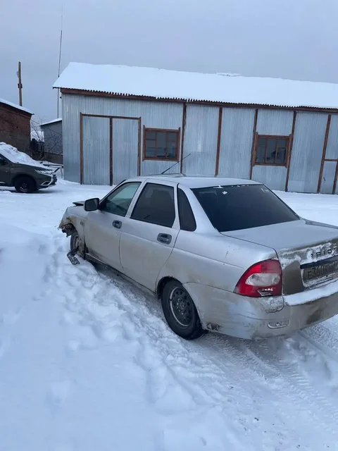 Автомобиль после ДТП, на ходу, без аккумулятора - Авто в Тюмень