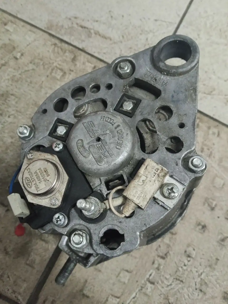 Бампер задний ВАЗ 2107 и генератор - Автозапчасти (Запчасти) в Тюмень