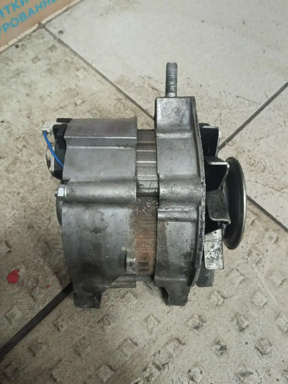 Бампер задний ВАЗ 2107 и генератор - Автозапчасти (Запчасти) в Тюмень