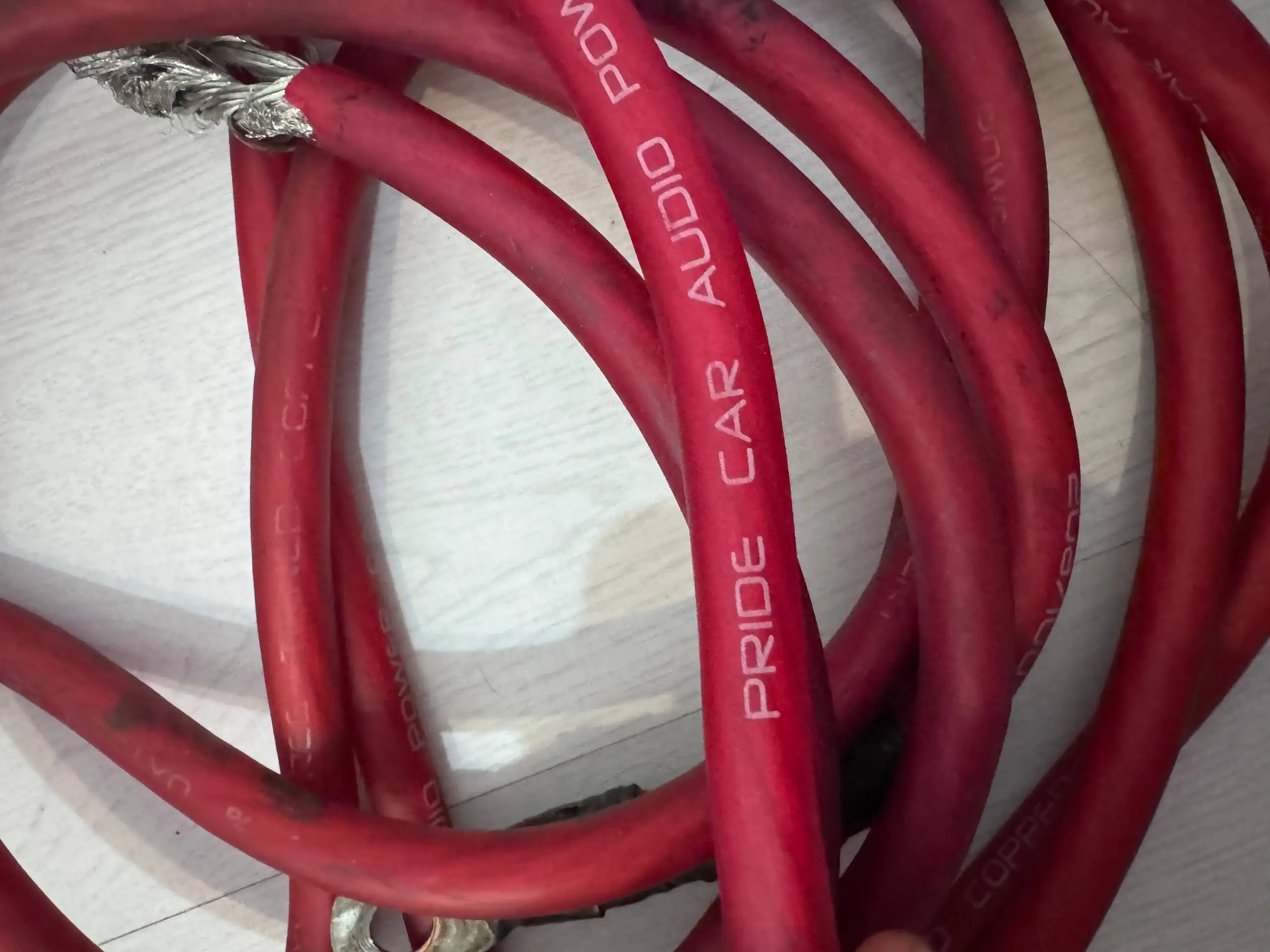 Продажа автомобильных динамиков, проводов и дистрибьюторов - Аудио и акустика (Запчасти) в Тюмень